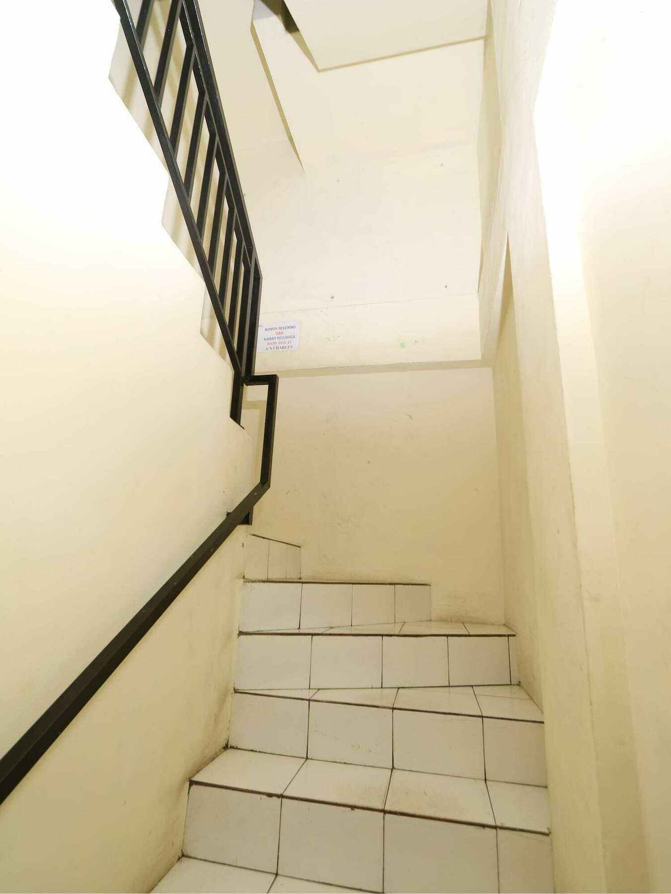 Отель Kamar Keluarga Mangga Besar Джакарта Экстерьер фото