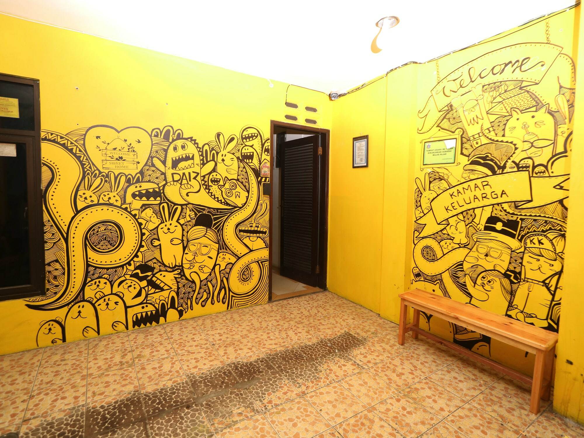 Отель Kamar Keluarga Mangga Besar Джакарта Экстерьер фото
